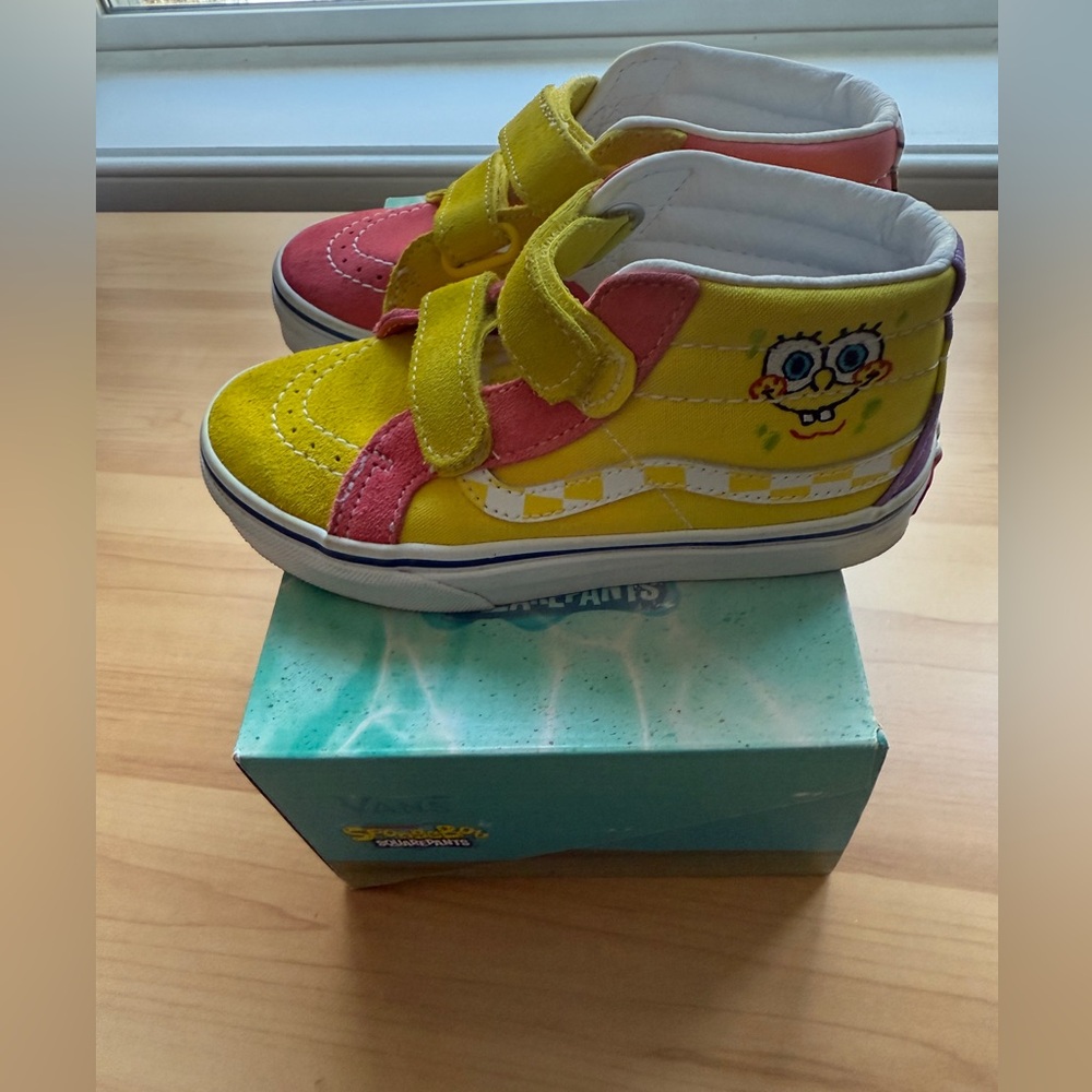 Nickelodeon SpongeBob Yellow and Pink Kids Sneakers - Picture 11 of 11